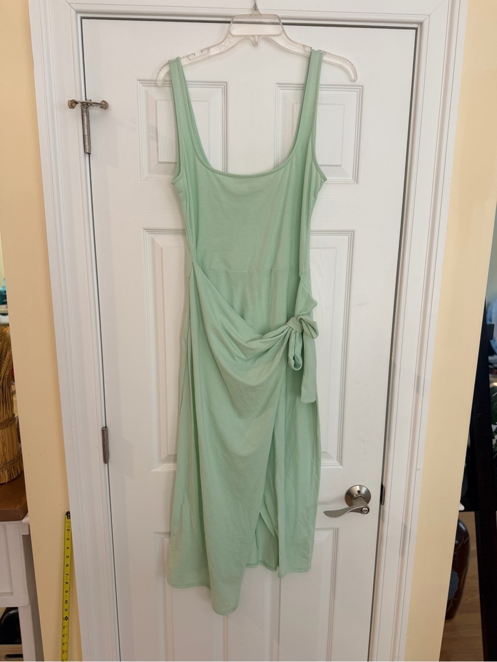 Ladies Size Large "JustFab" Mint Green Midi Dress with Tie Detail GUC